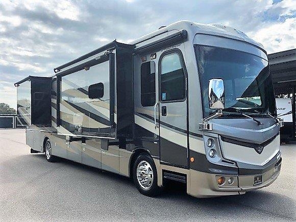 2017 Fleetwood Discovery - Stock Number: : 1038