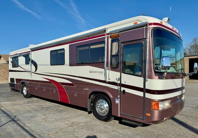 1997 Monaco Signature 40  - Vin/Serial Number: :  Florida RV Brokers